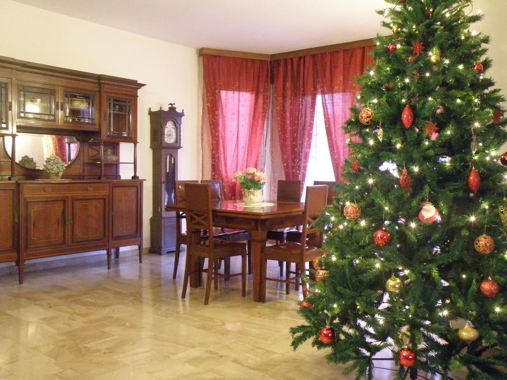 B&B Villa Mirella Casnate Con Bernate Exterior photo