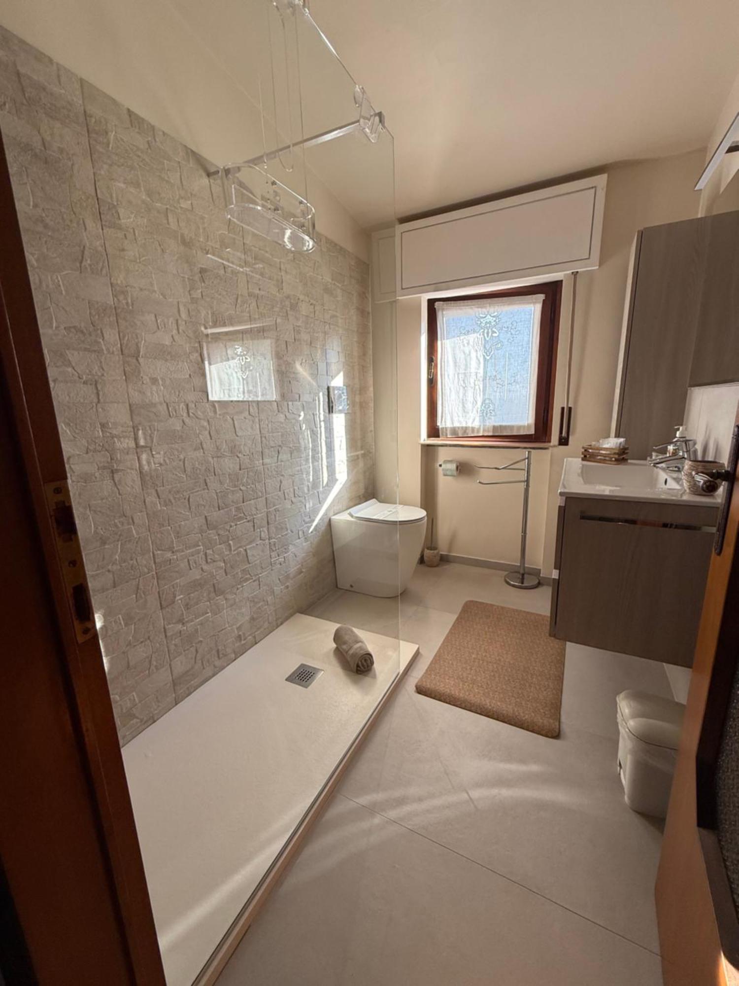 B&B Villa Mirella Casnate Con Bernate Exterior photo