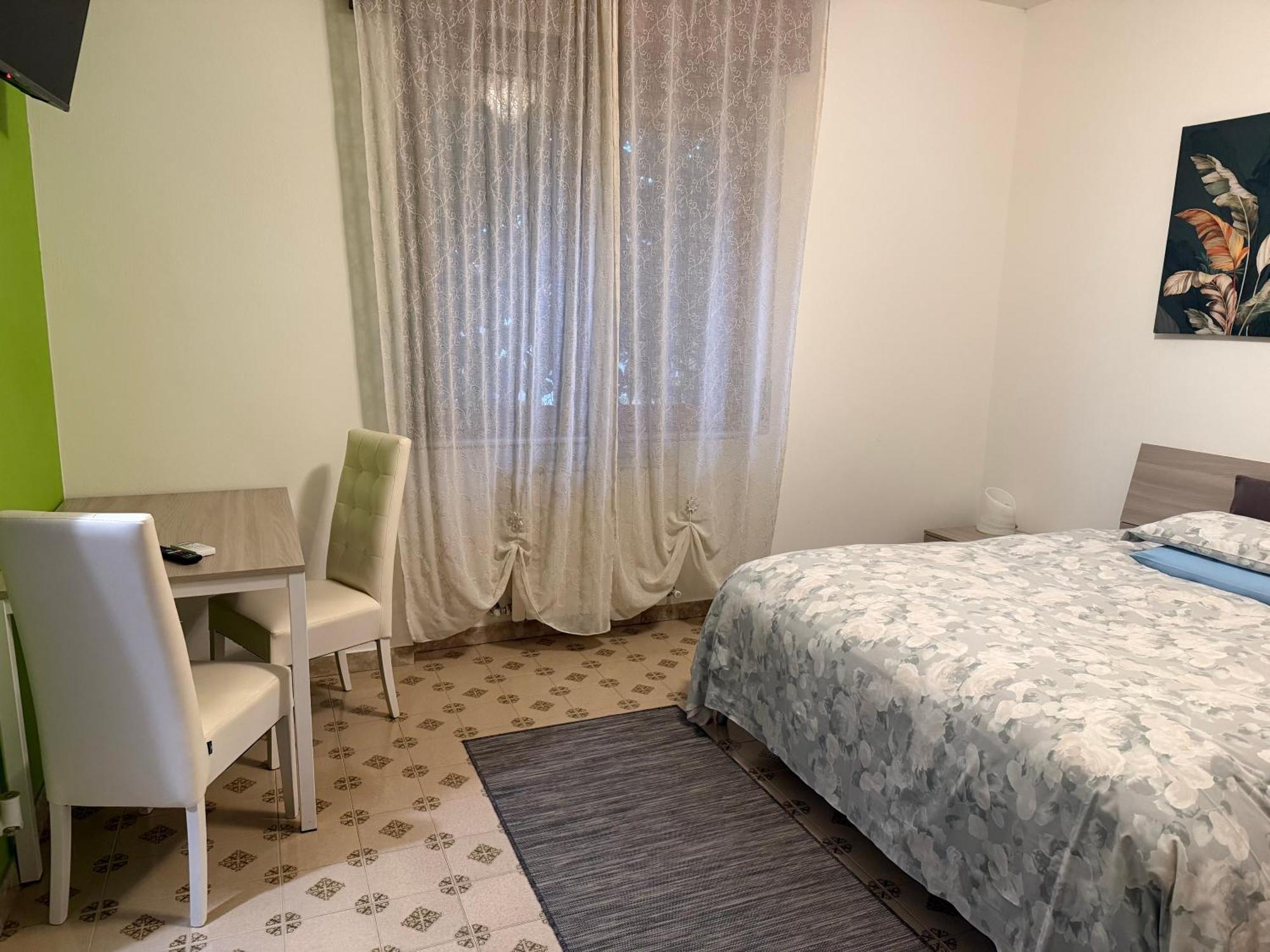 B&B Villa Mirella Casnate Con Bernate Exterior photo