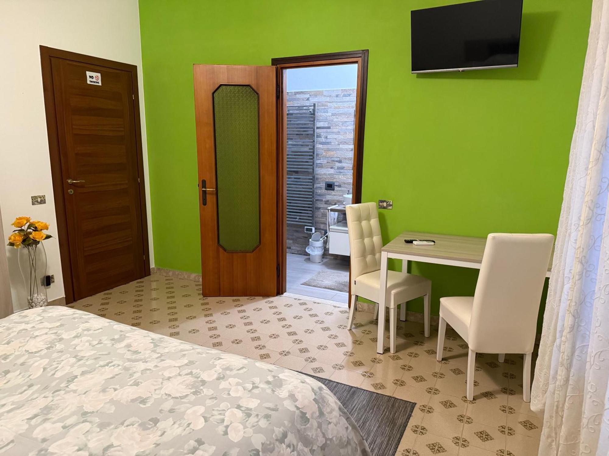 B&B Villa Mirella Casnate Con Bernate Exterior photo