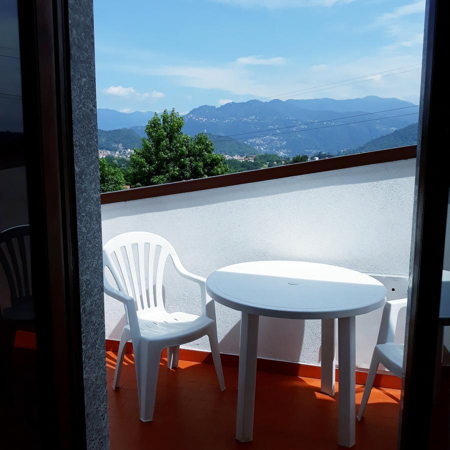 B&B Villa Mirella Casnate Con Bernate Exterior photo